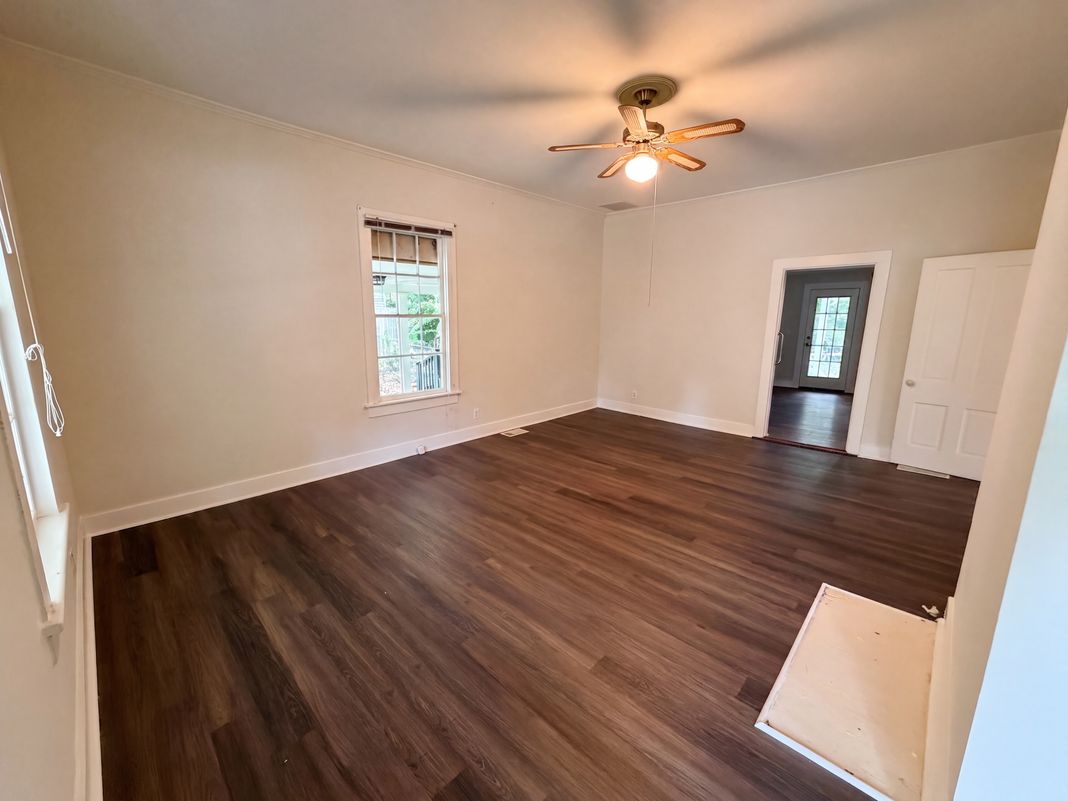 Property photo 3 of 1727 Green St NE