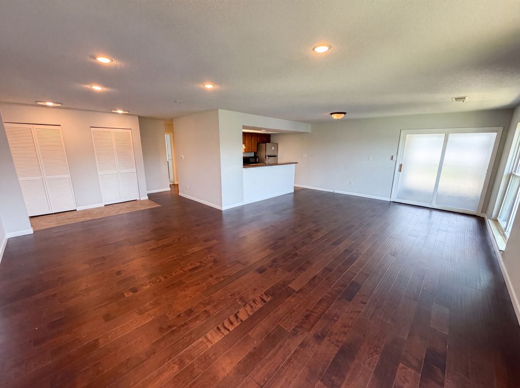 Property photo 3 of 3135 E 52nd St Unit E