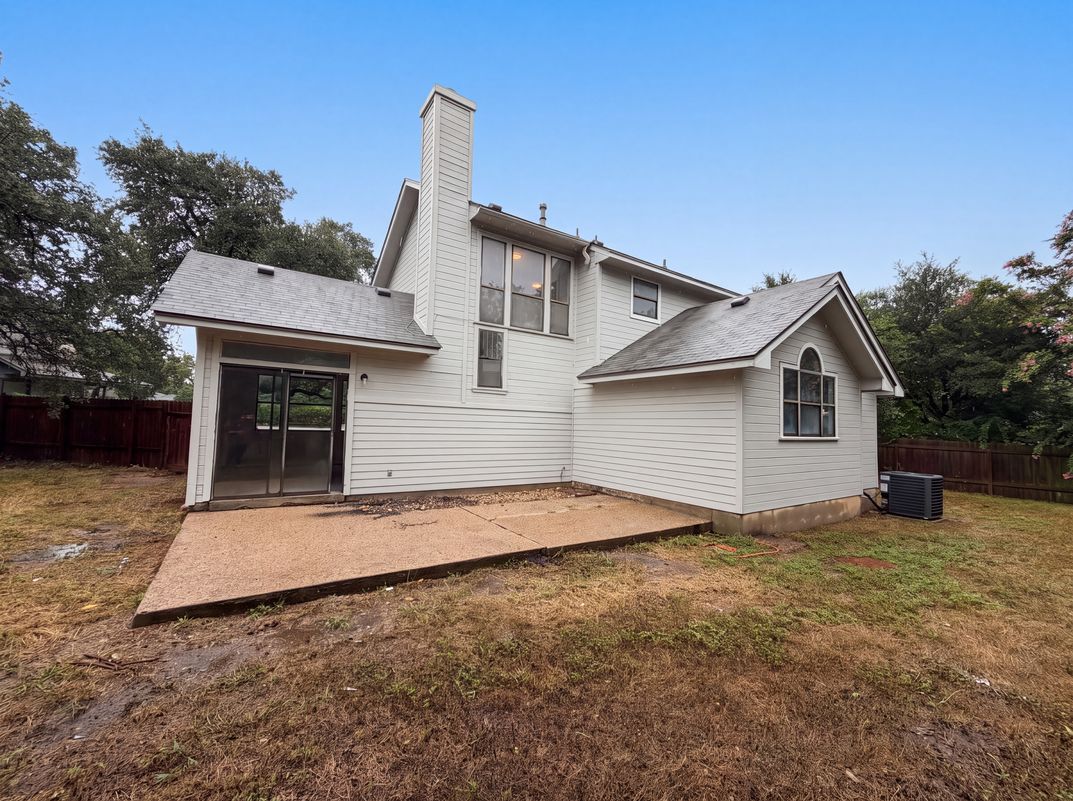 Photo 18 of 24 of 1517 River Oak Dr, Leander, TX