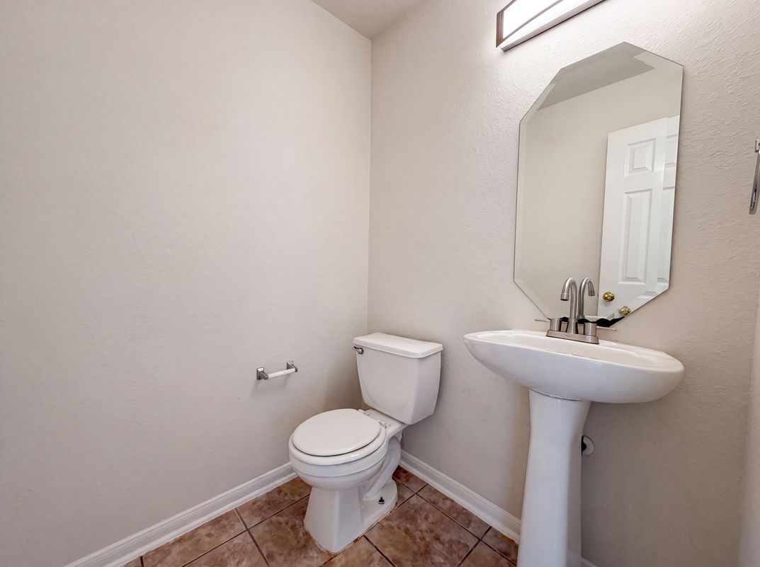 Photo 13 of 22 of 16519 Eaglewood Shadows Dr, Sugar Land, TX