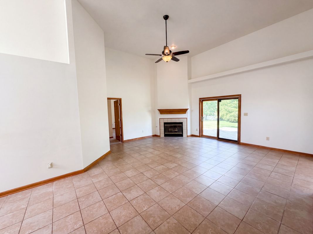 Property photo 3 of 10048 Ironway Dr