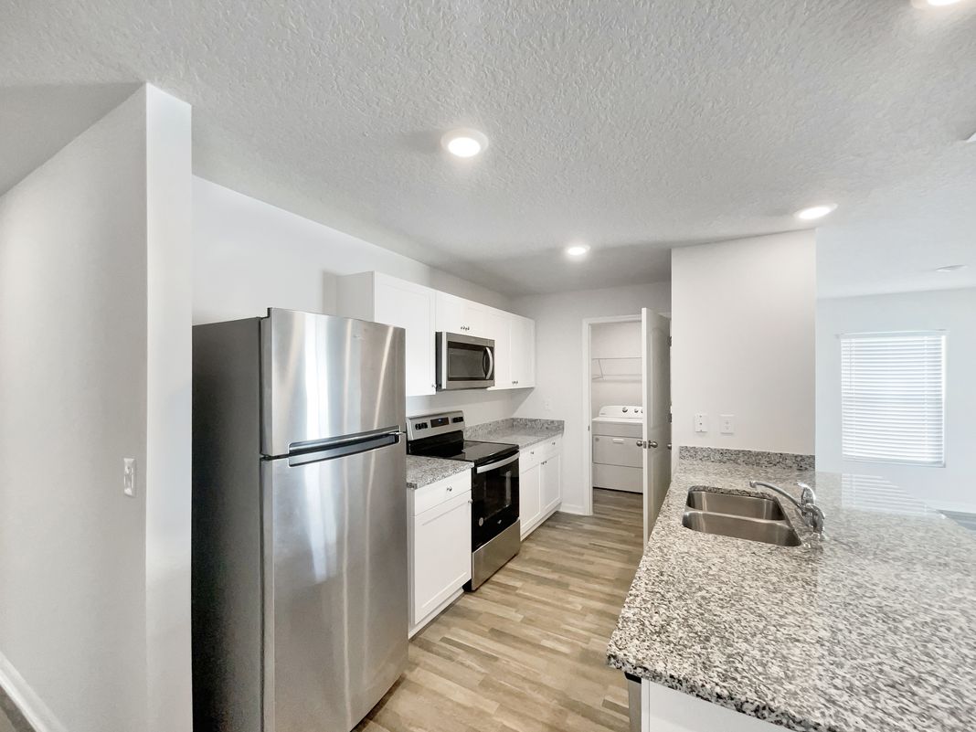 Property photo 2 of 305 Camellia Ct
