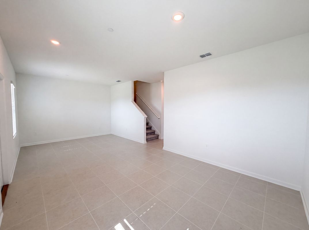 Property photo 3 of 2224 Red Sun St