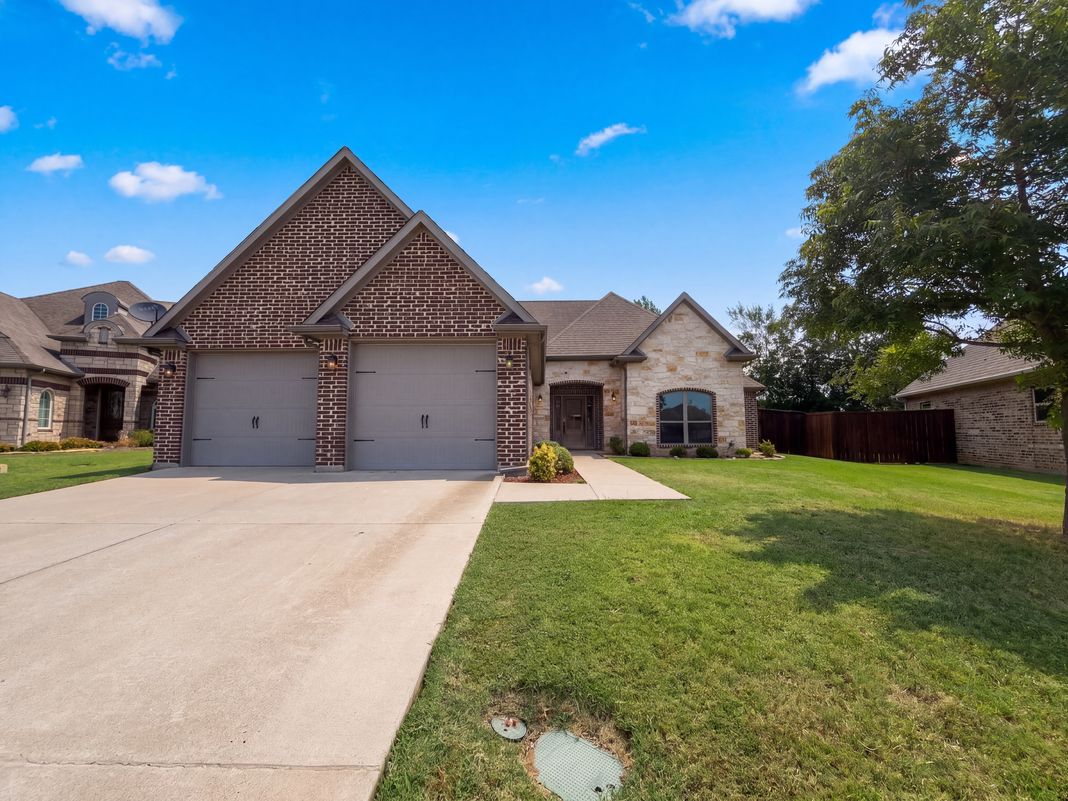 Property photo 1 of 3712 Magnolia Ct