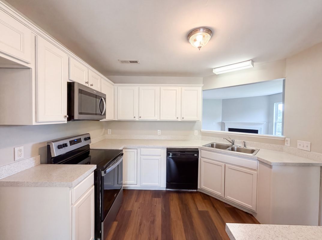 Property photo 2 of 112 Rockbridge Ct