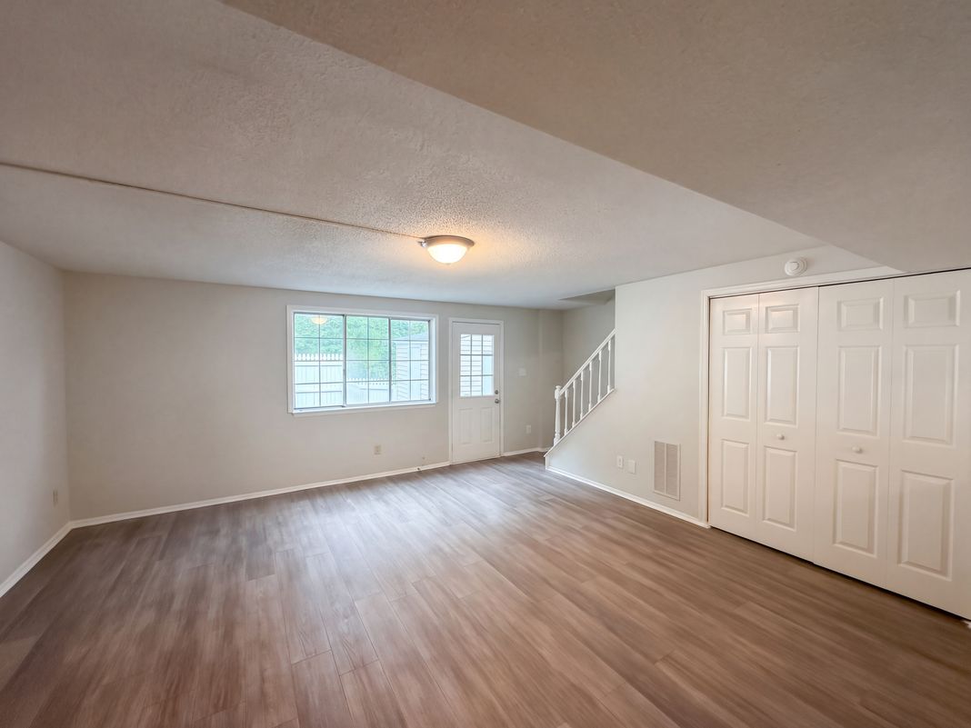 Property photo 3 of 7740 Sandra Ln