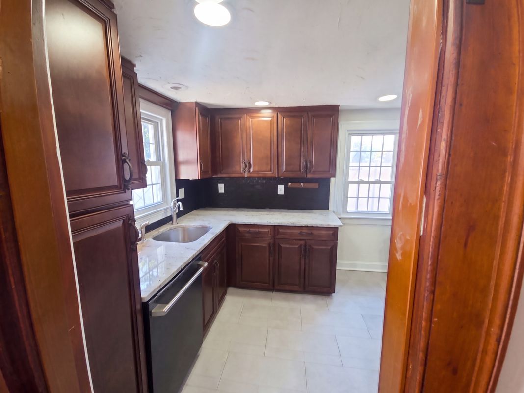 Property photo 3 of 1026 Forbes St