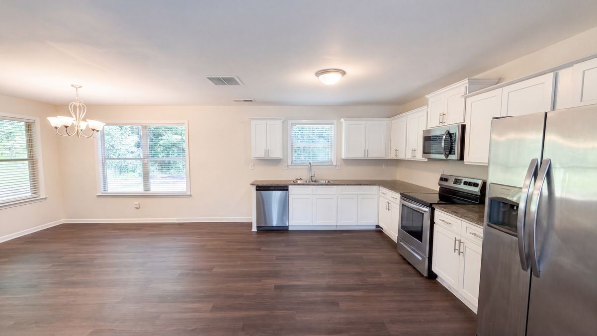 Property photo 2 of 90 Ascott Trce
