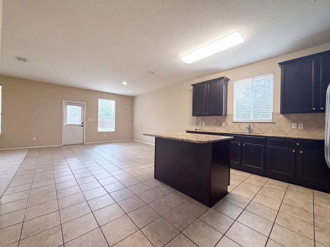 Property photo 2 of 679 Trinity Mdw