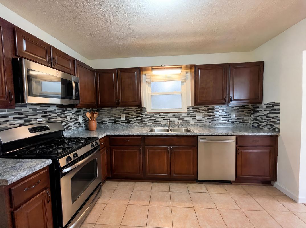 Property photo 2 of 5328 Ridge Forest Dr