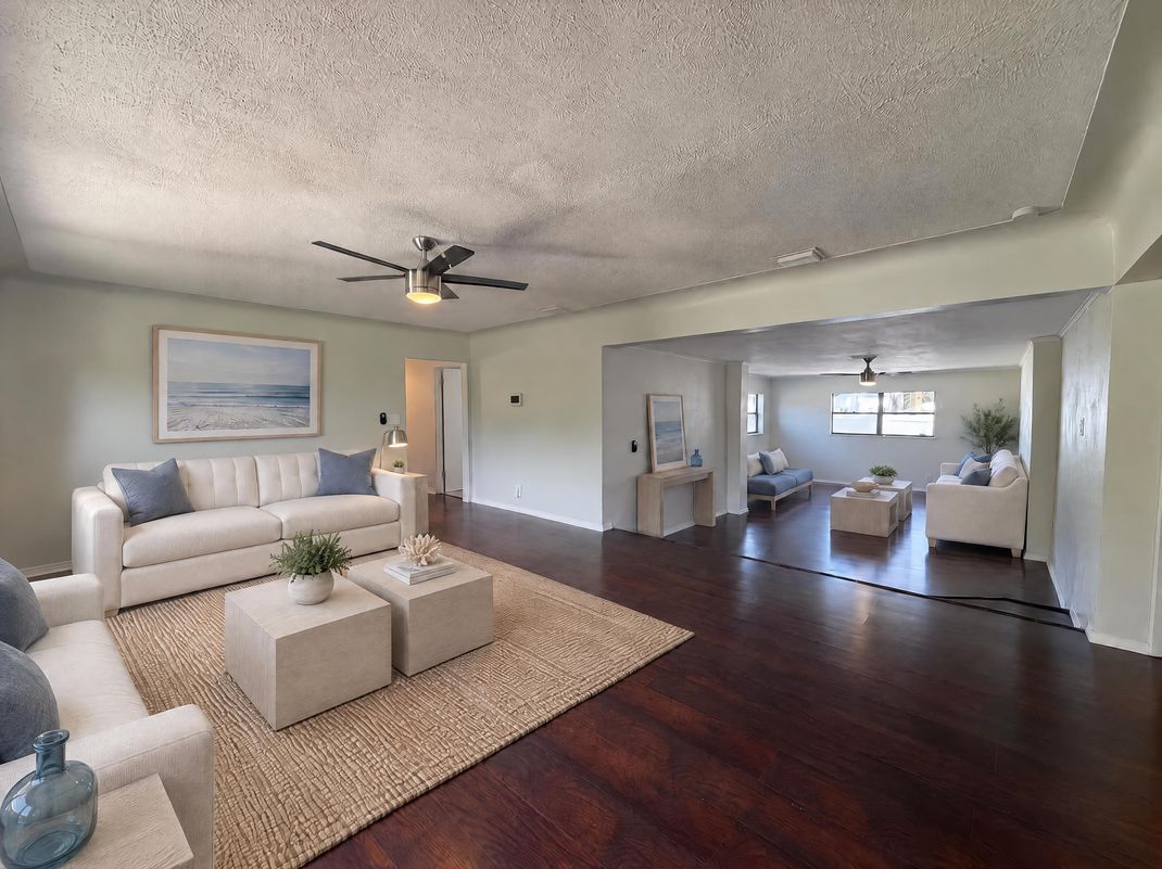 Property photo 3 of 601 Myrtle Way S