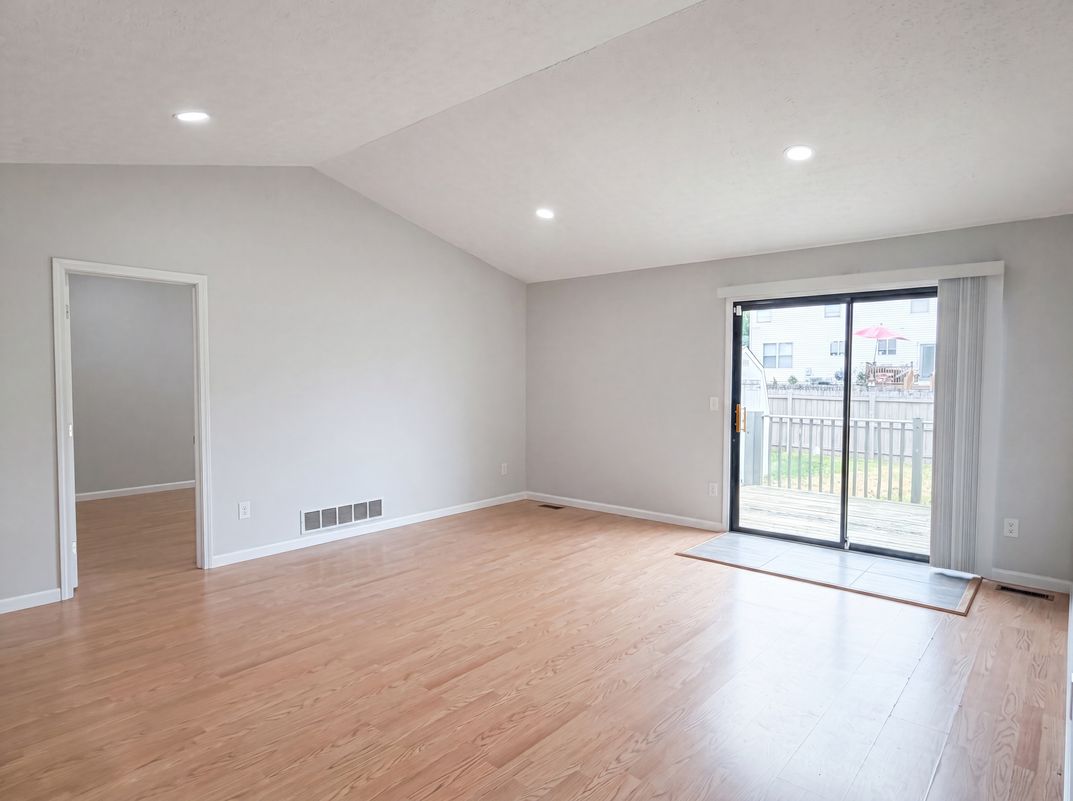 Property photo 3 of 195 Brackbill Ct