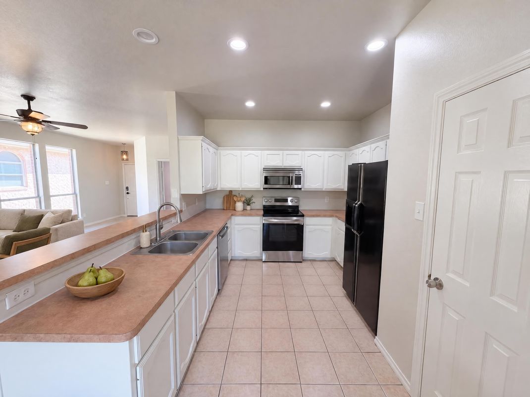 Property photo 2 of 2617 Silver Hill Dr