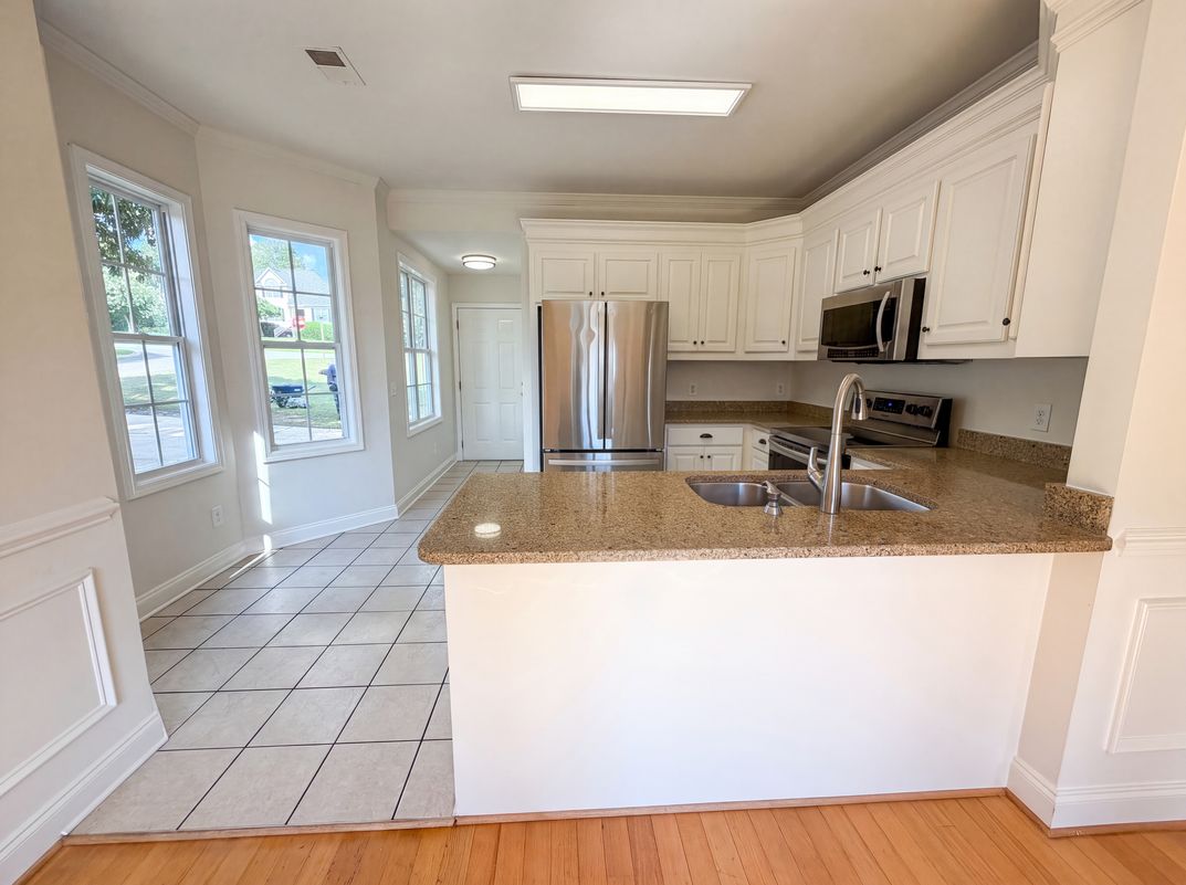 Property photo 2 of 243 Haigs Crk N