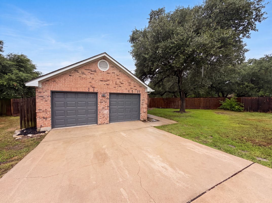 Photo 21 of 24 of 1517 River Oak Dr, Leander, TX