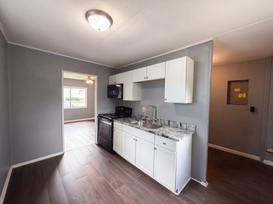 Property photo 2 of 4206 E 16th St