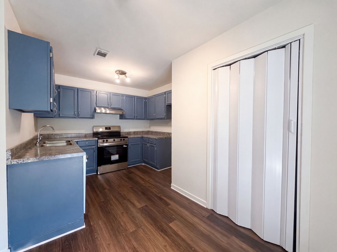 Property photo 3 of 6297 Rolling Fork Rd Apt G