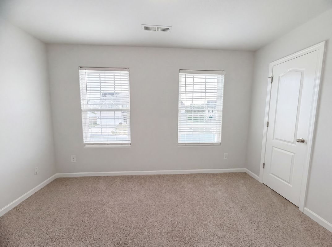 Photo 15 of 19 of 3013 Chatuge Ct, Charlotte, NC