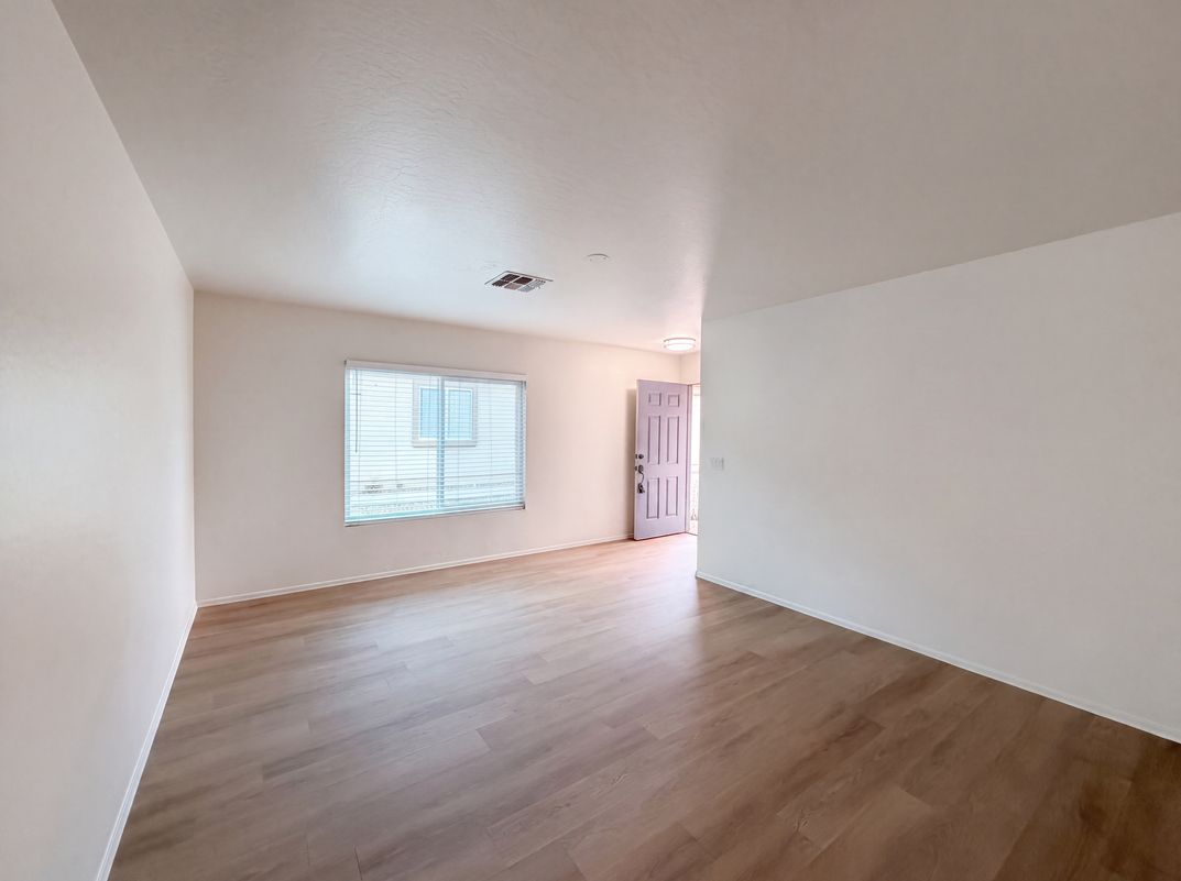 Property photo 3 of 198 N 222nd Dr