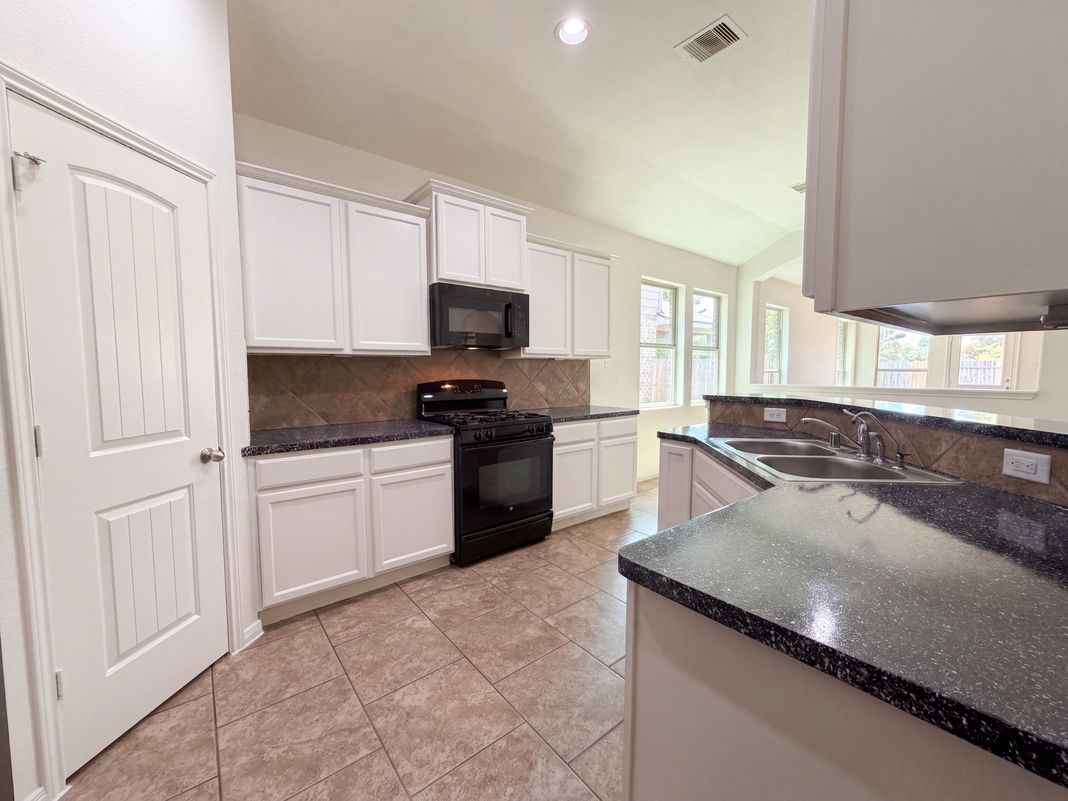 Property photo 2 of 23615 Stargazer Pt