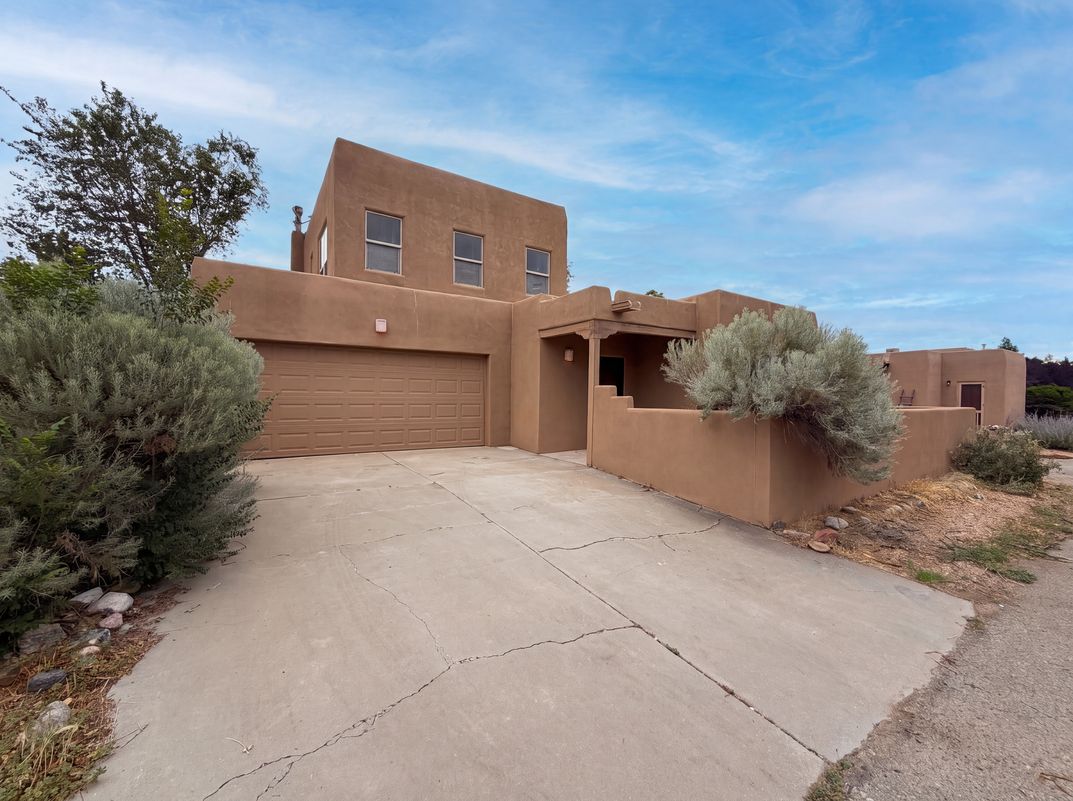 Property photo 1 of 6605 Camino Rojo