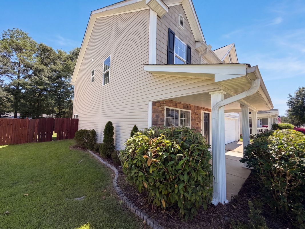 Property photo 1 of 126 Red Pine Dr