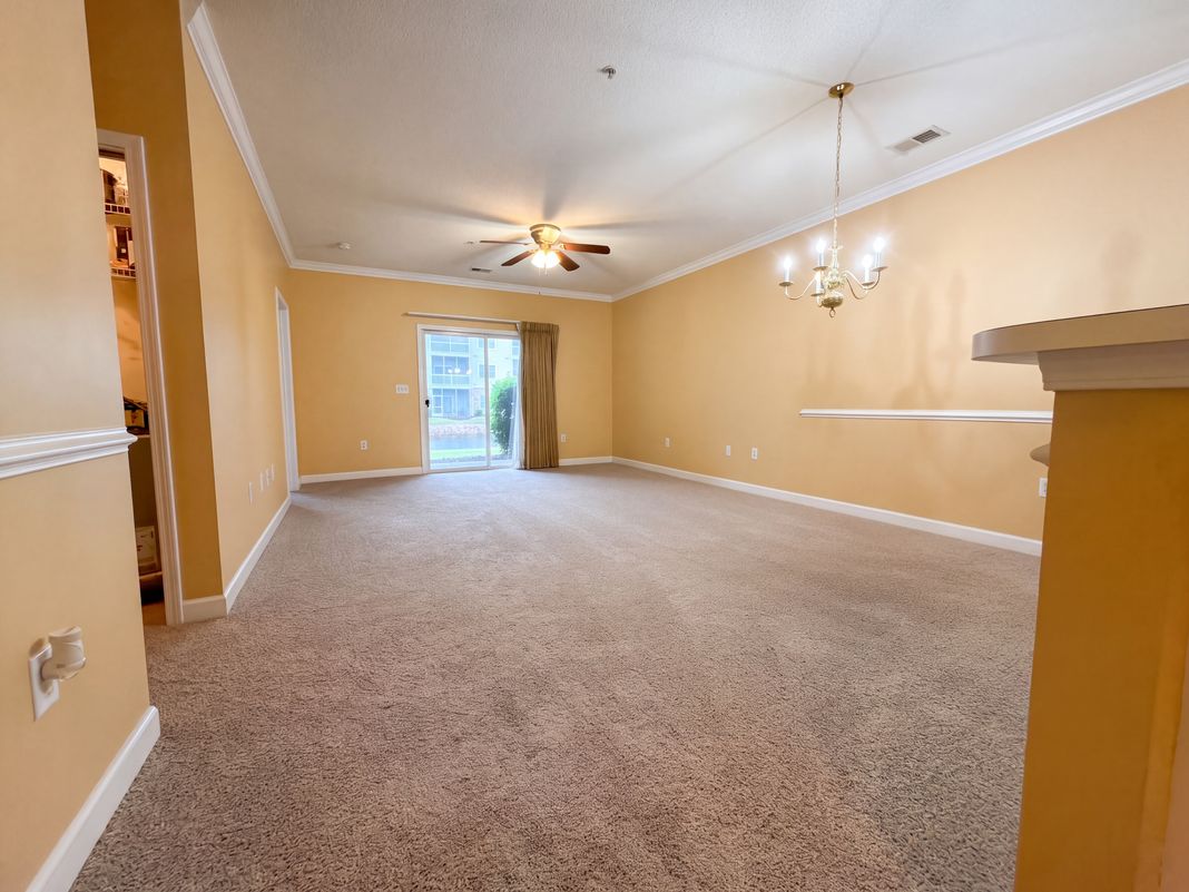 Property photo 3 of 6253 Catalina Dr Unit 212