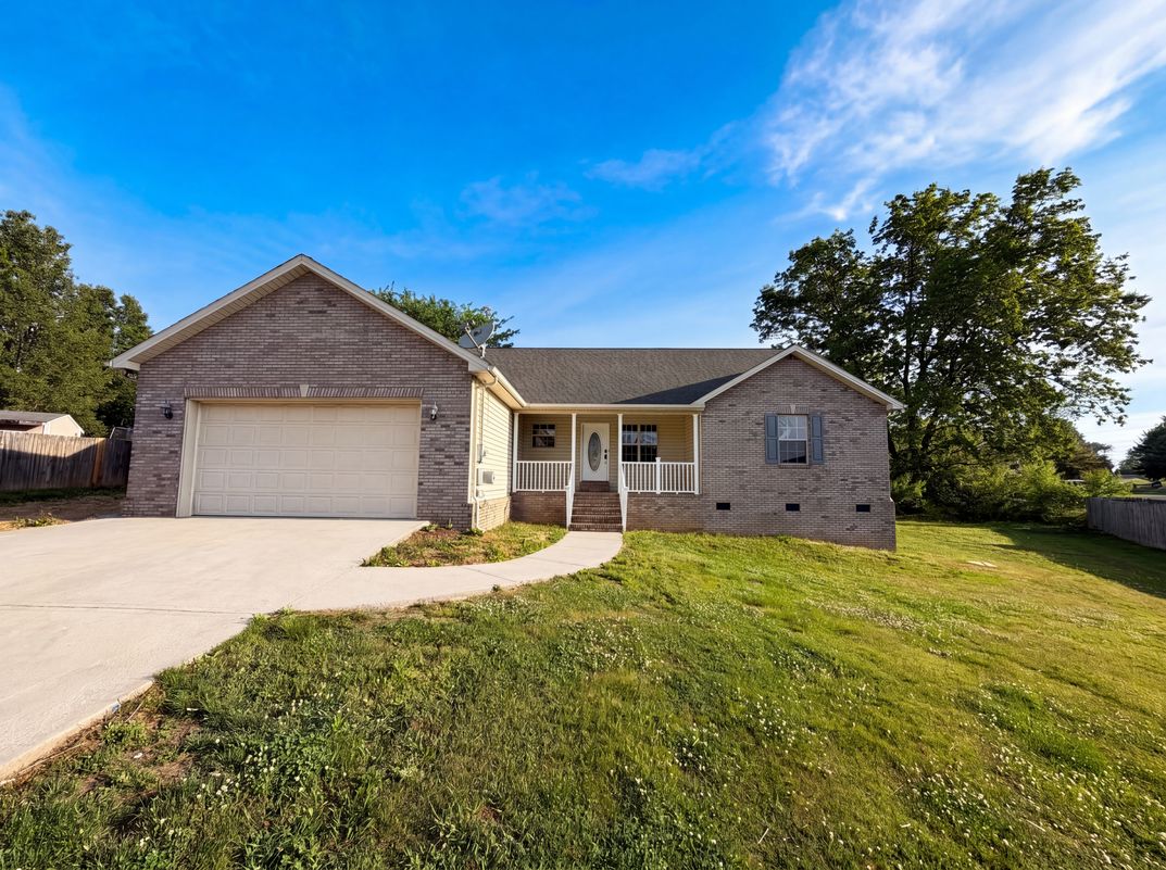 Property photo 1 of 375 Walnut Ln