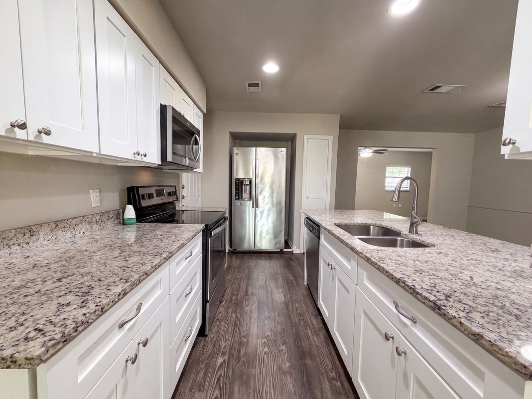 Property photo 2 of 330 E Coral Way