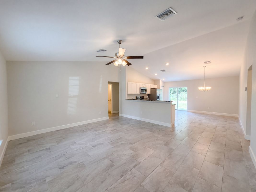 Property photo 3 of 5209 SW 128th Pl