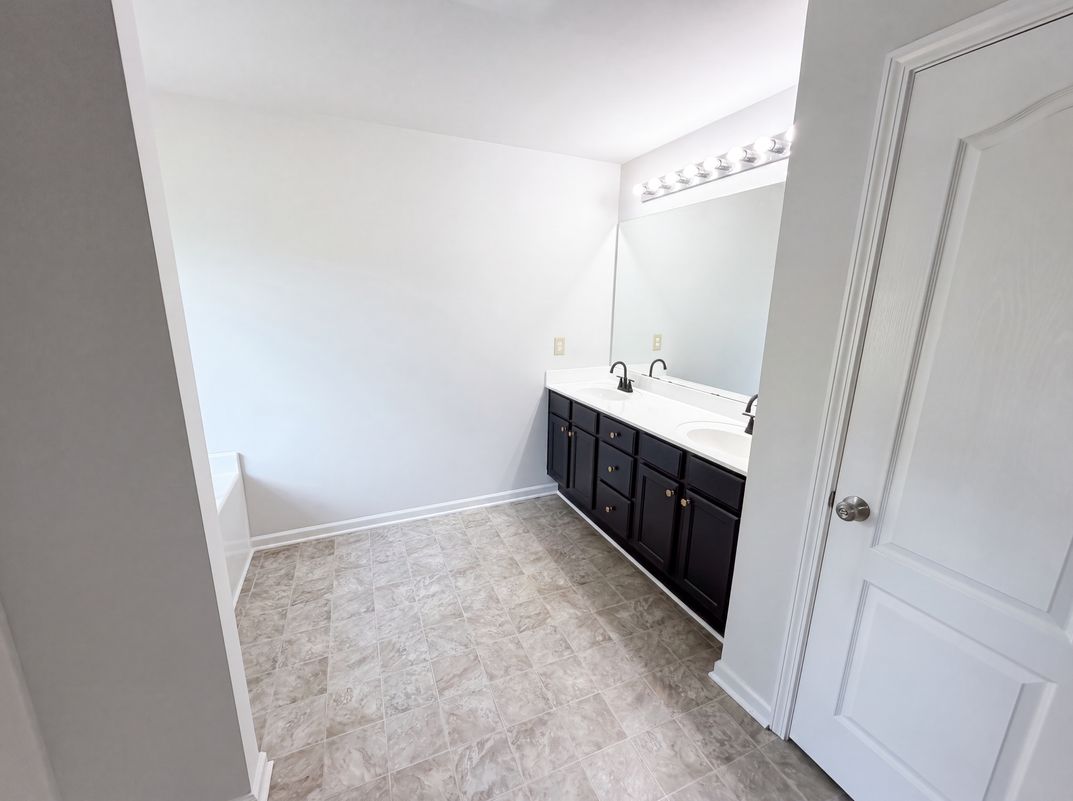 Photo 17 of 23 of 212 Summergate Ln, Villa Rica, GA