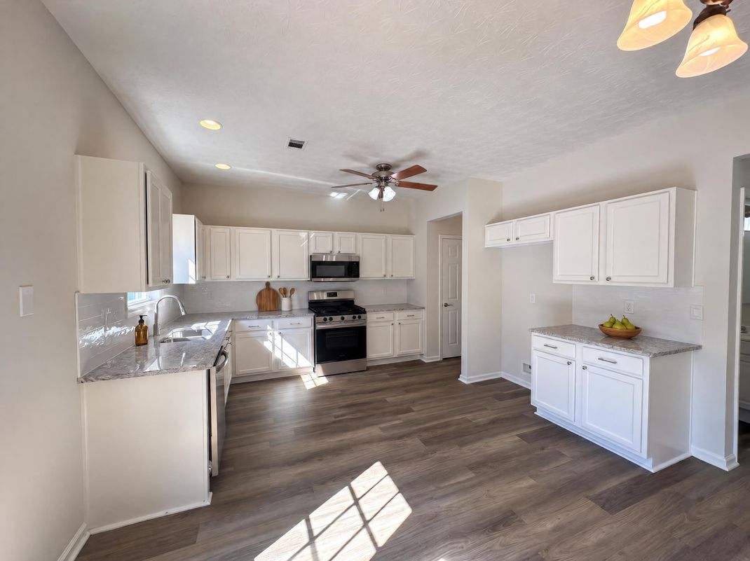 Property photo 2 of 6730 Island Pointe Dr