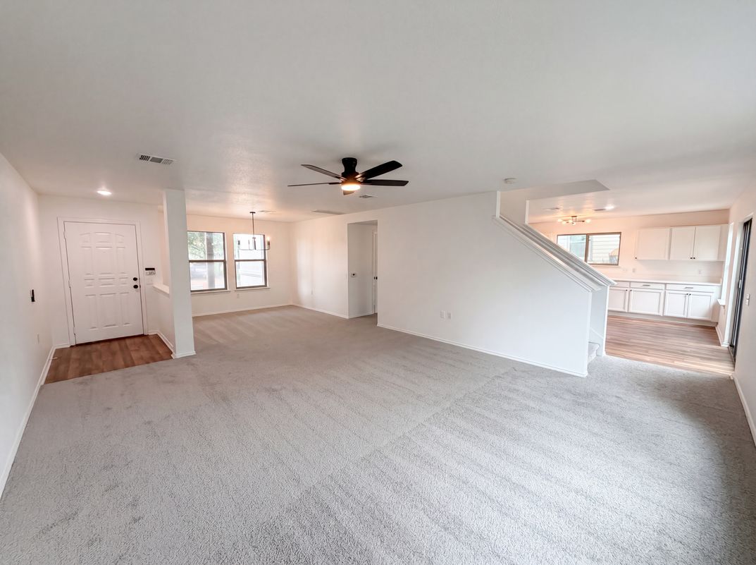 Photo 8 of 20 of 5406 S Hearsey Dr, Austin, TX
