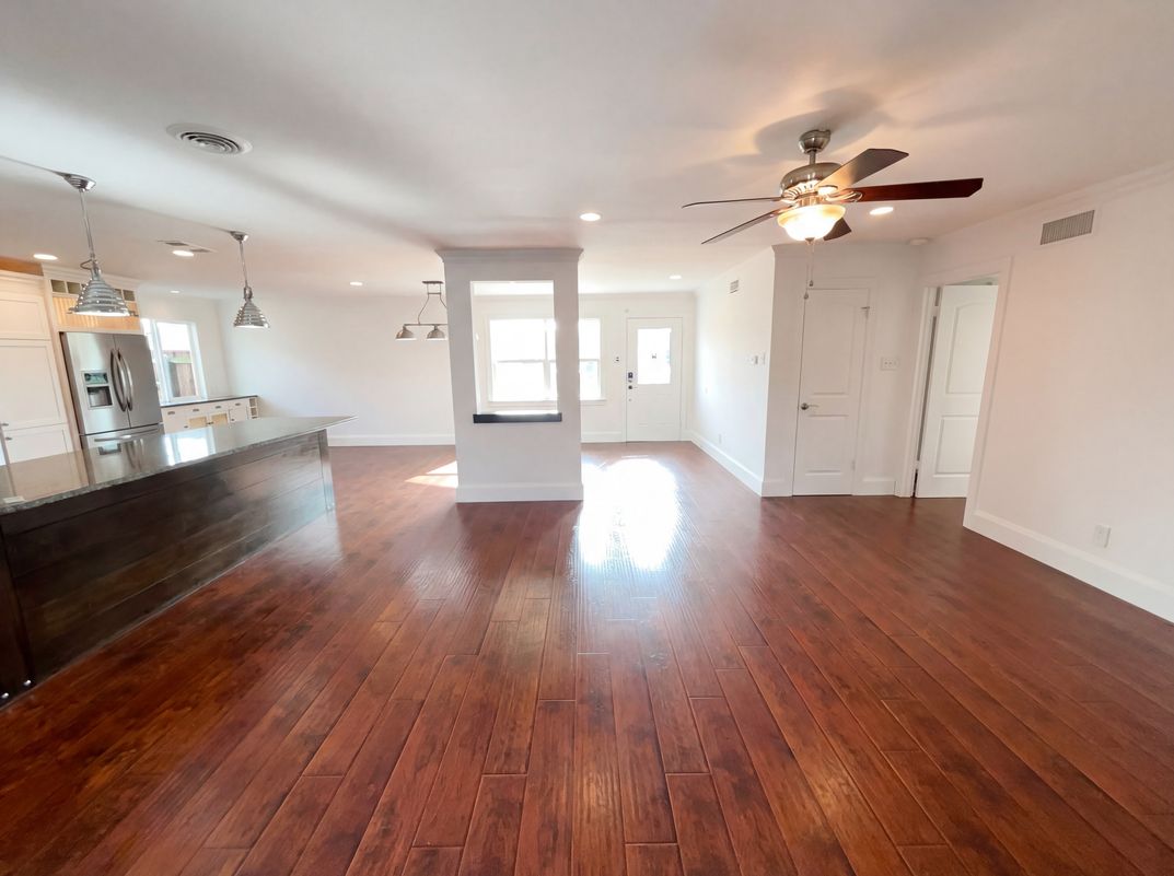 Property photo 3 of 8541 Strathmore Dr