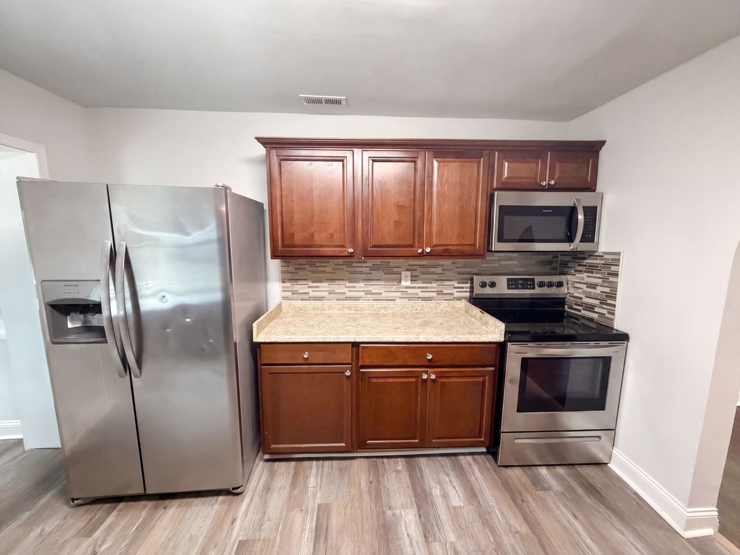 Property photo 3 of 4800 Leonard Ave
