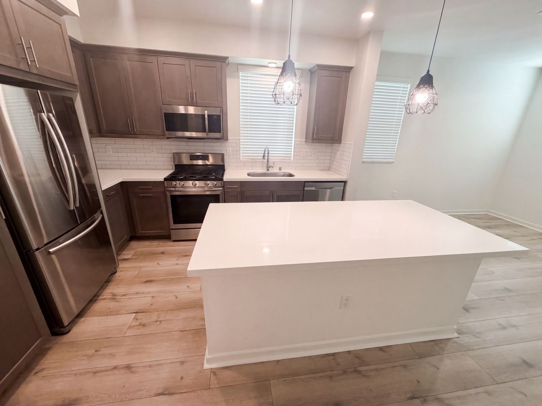 Property photo 2 of 573 Winchester Dr
