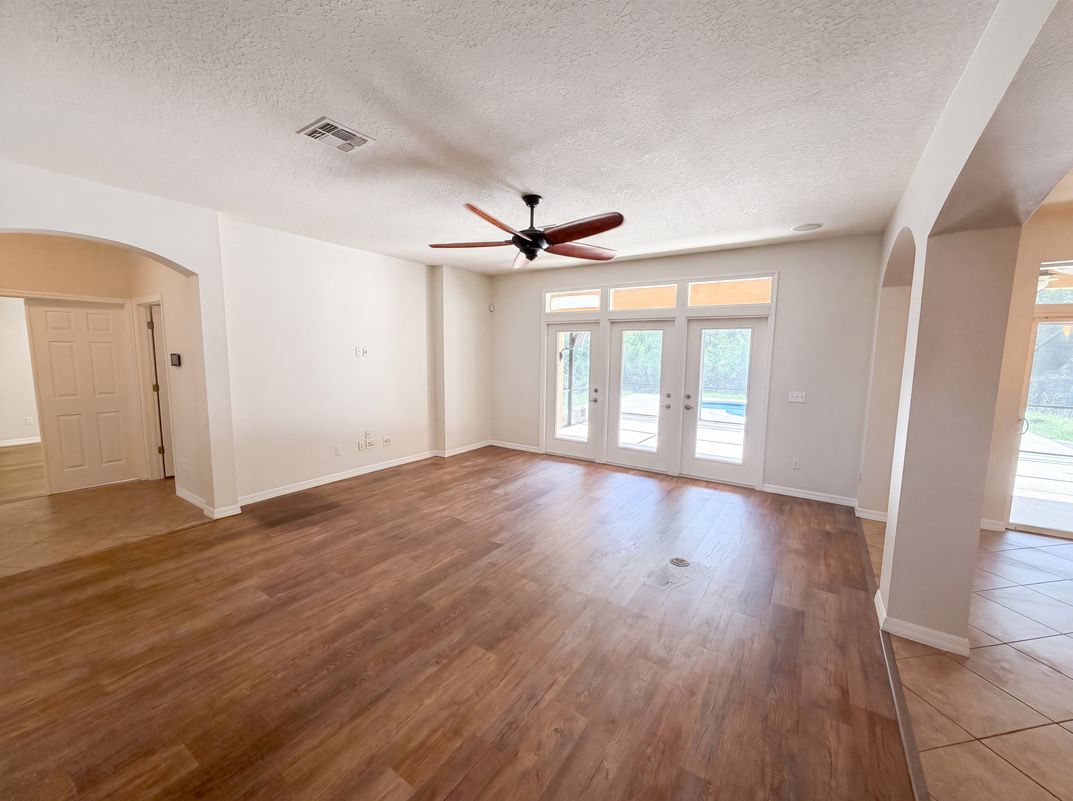 Property photo 3 of 280 Chandler Cir