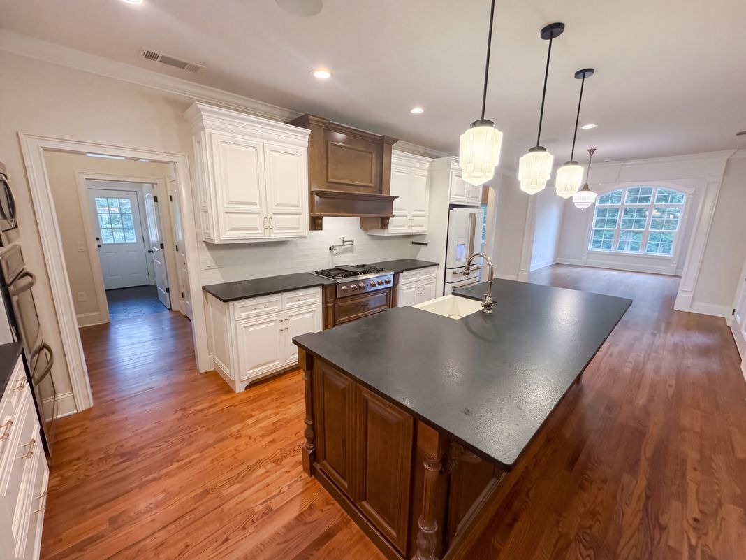 Property photo 2 of 7510 Sunridge Ln