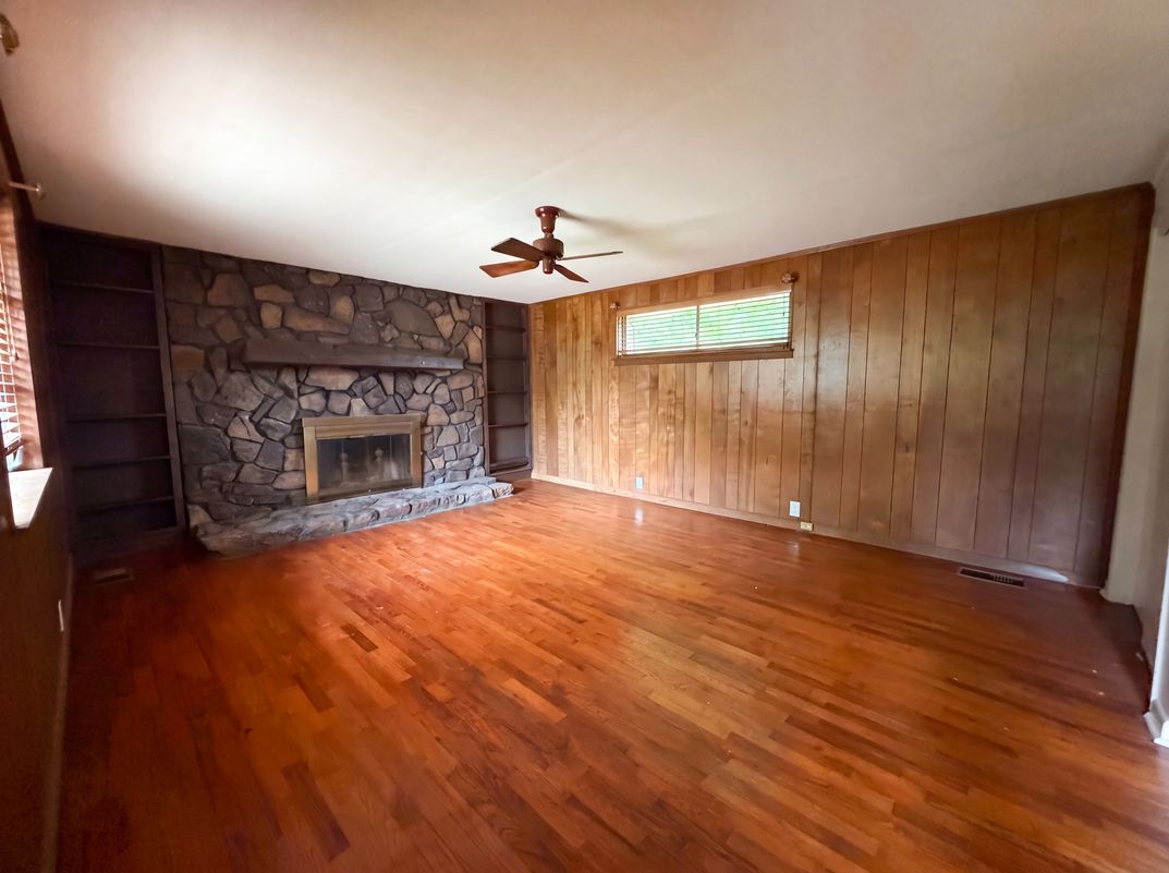 Property photo 3 of 624 Belview St