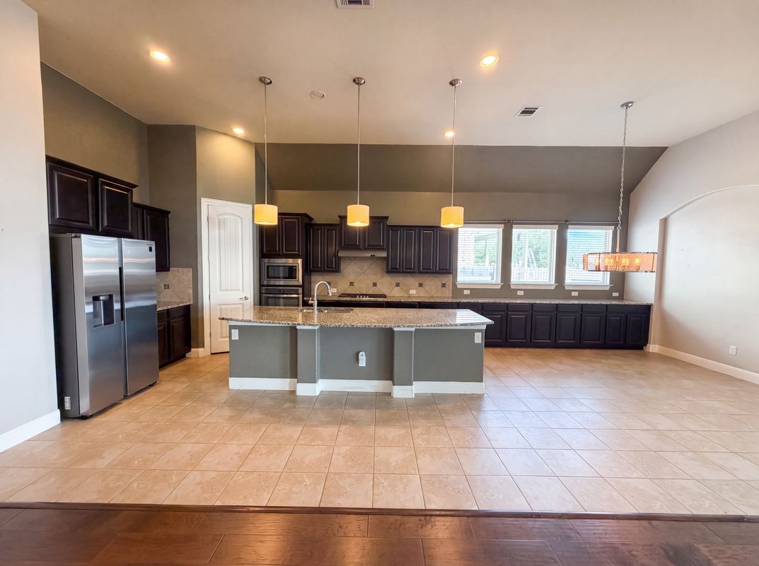 Property photo 2 of 122 Bluehaw Dr