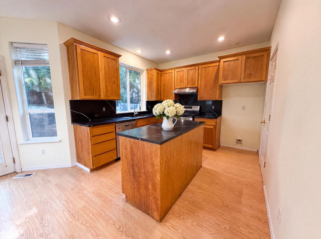 Property photo 2 of 8348 SE 140th Ct