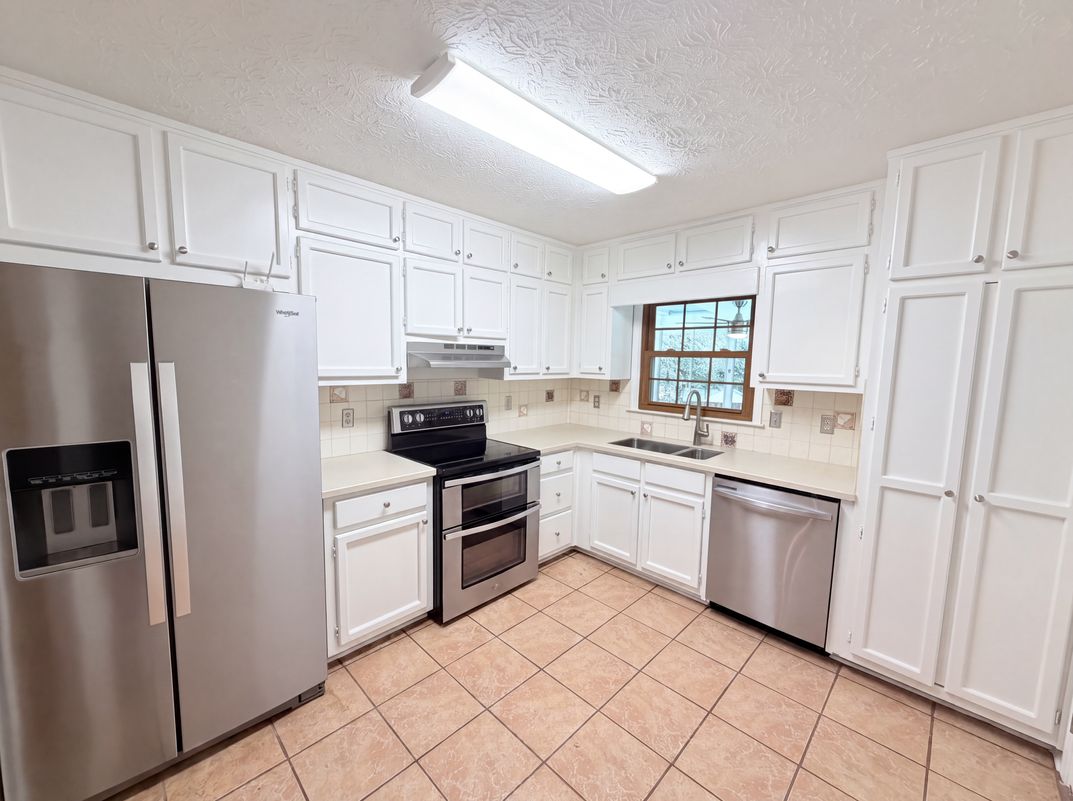 Property photo 2 of 1731 Sundale Dr