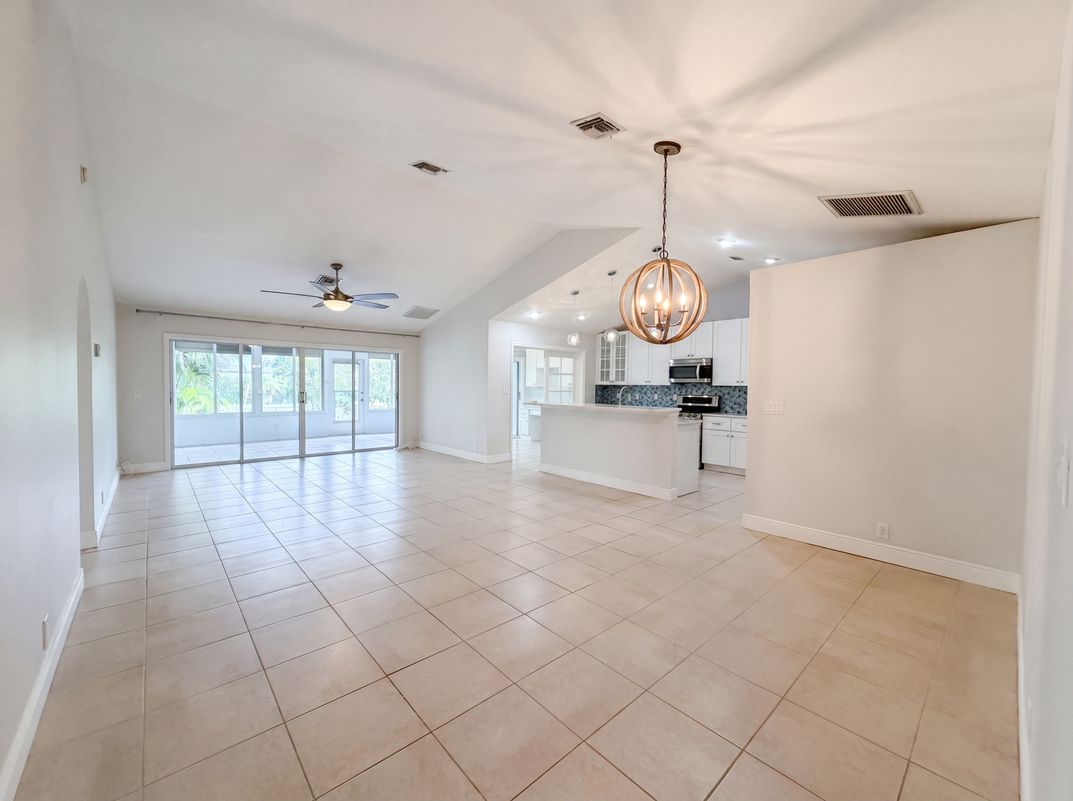 Property photo 3 of 4816 61st Avenue Ter W
