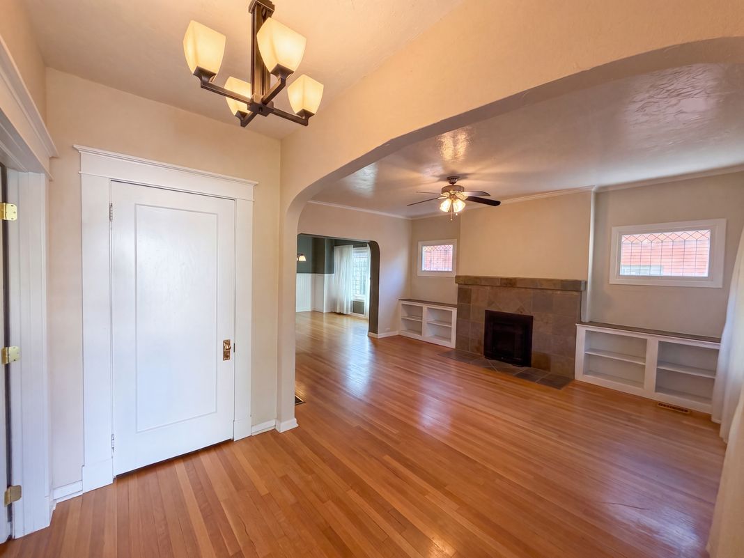 Property photo 3 of 384 E St