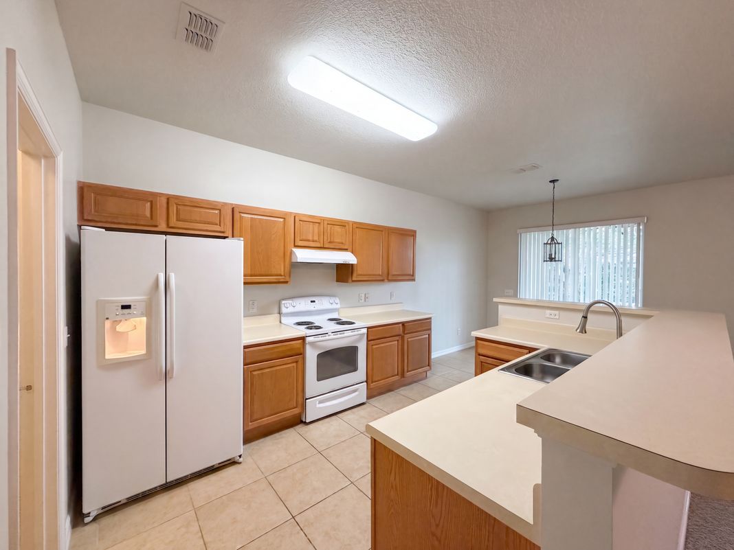 Property photo 2 of 419 Hammerstone Ave
