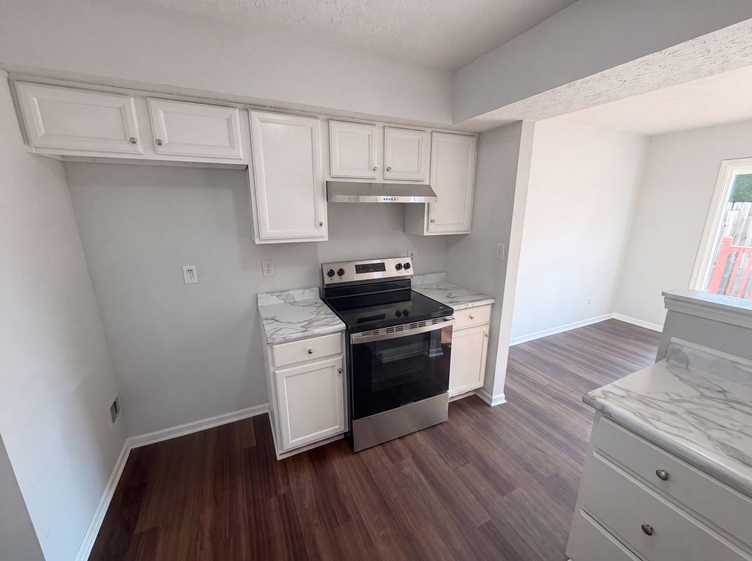 Photo 7 of 26 of 4801 Ossington Ct, Indianapolis, IN