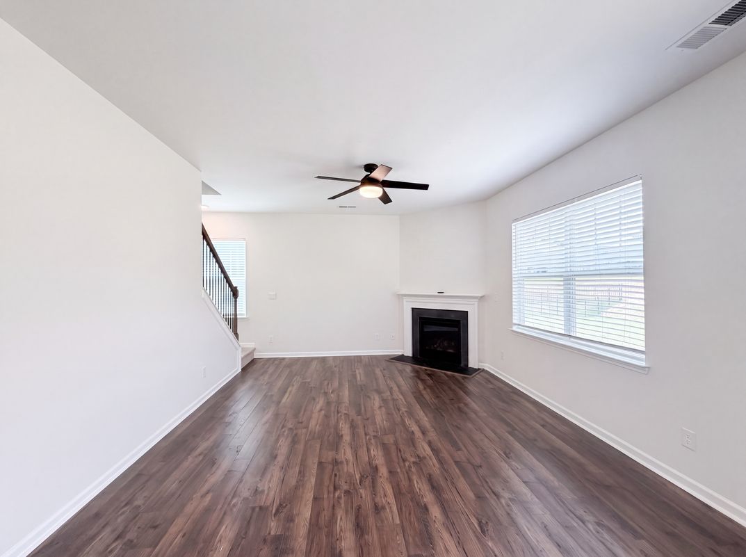 Property photo 3 of 115 Spring Hall Dr