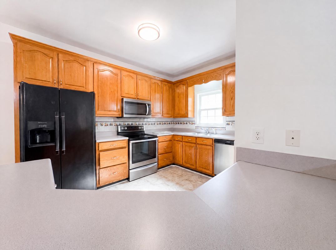 Property photo 2 of 3073 Saratoga Dr