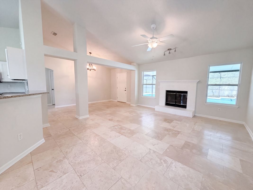 Property photo 3 of 1872 Twin Peak Ct