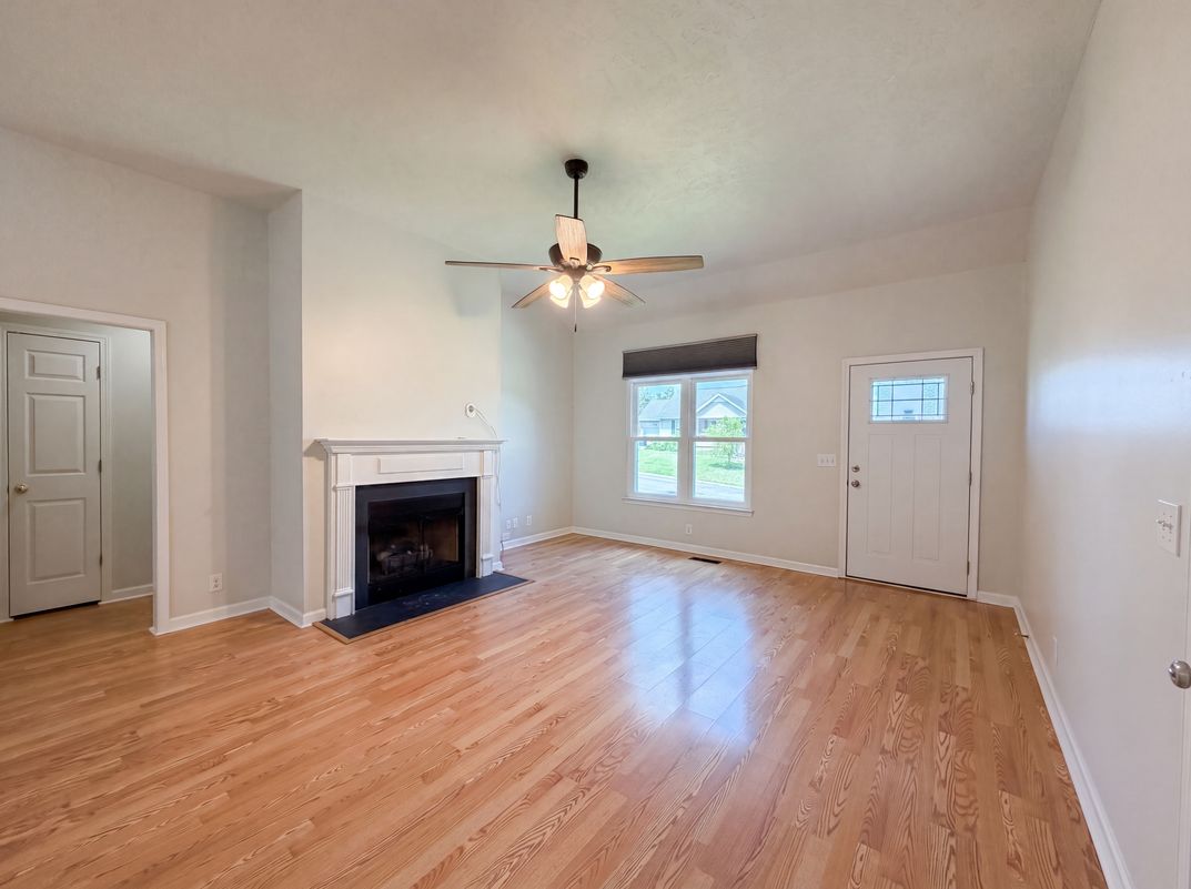 Photo 7 of 18 of 832 Stone Hedge Ct, Old Hickory, TN